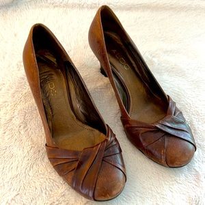 Aldo cognac leather wedges